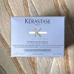Kerastase Blond Absolu Masque Ultra-Violet - Silver and White